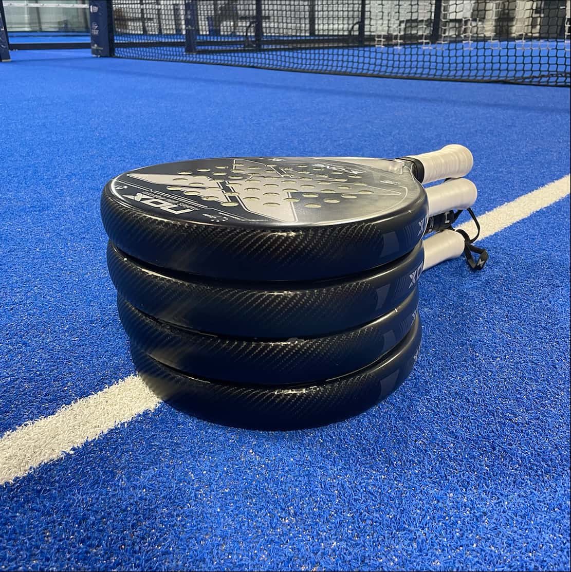 Mattamusta Padelmailan kärkisuoja hiilikuituteippi